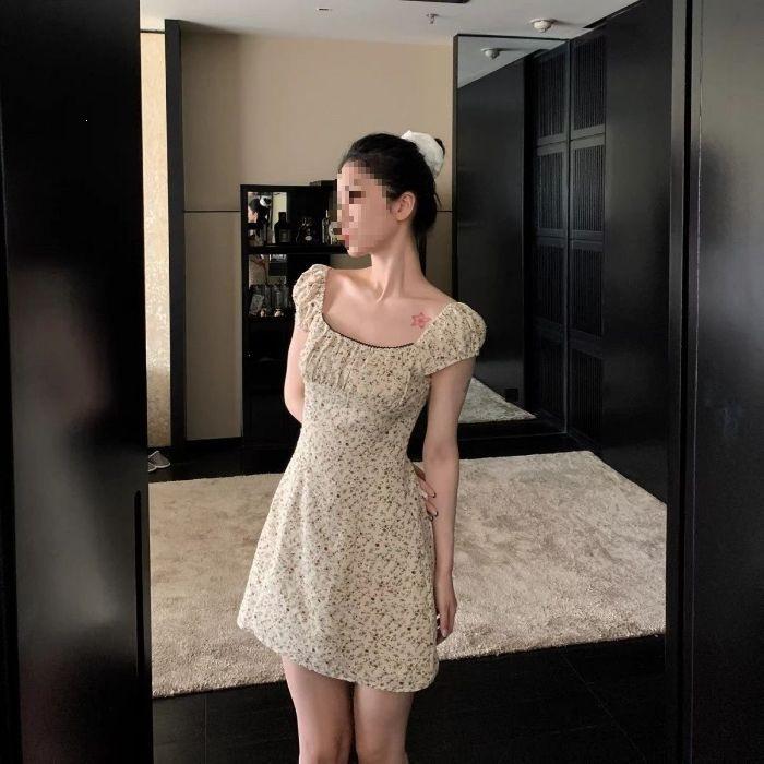 Summer square collar floral bubble sleeve dress women's small temperament French gentle waist and thin A-word short skirt