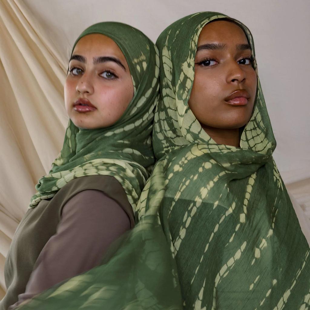 

Vela Original Design Long Cotton Scarf With Warmth And Sunshade For Fall 2024 зелёный