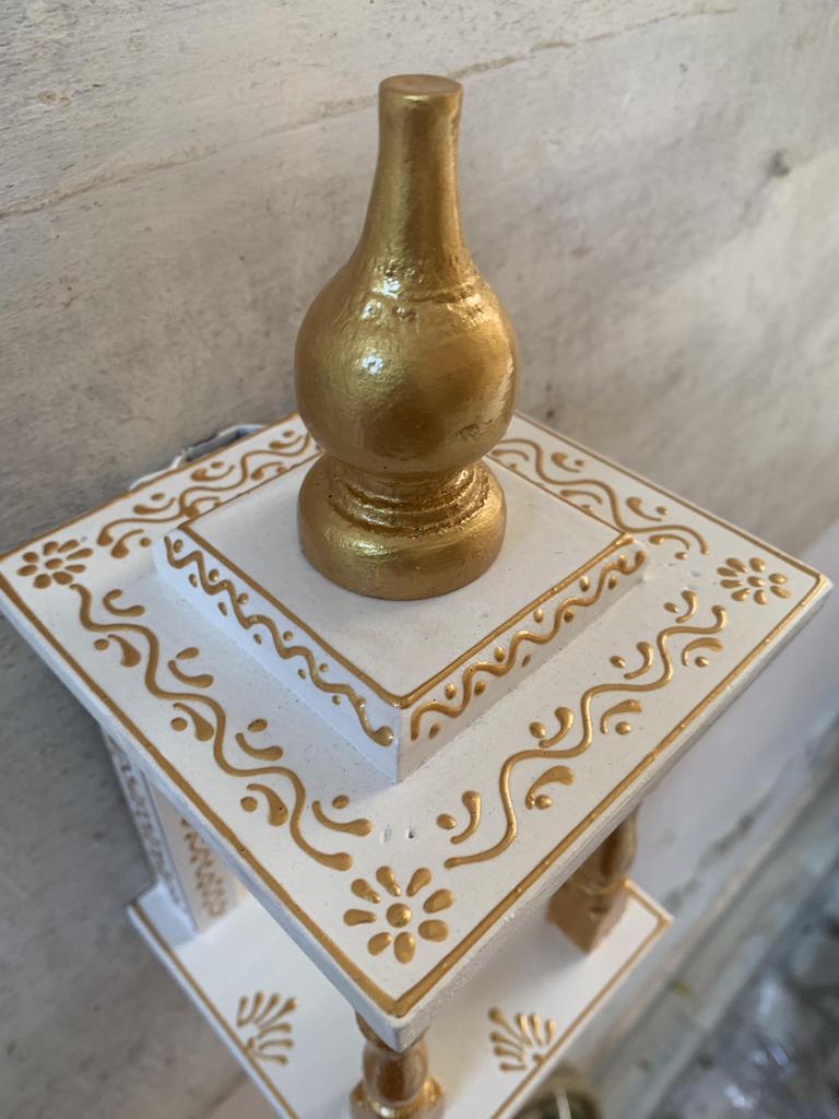 Holztempel für Zuhause | Weiß & Gold Mini Pooja Mandir I Handgefertigter Gebetsschrein