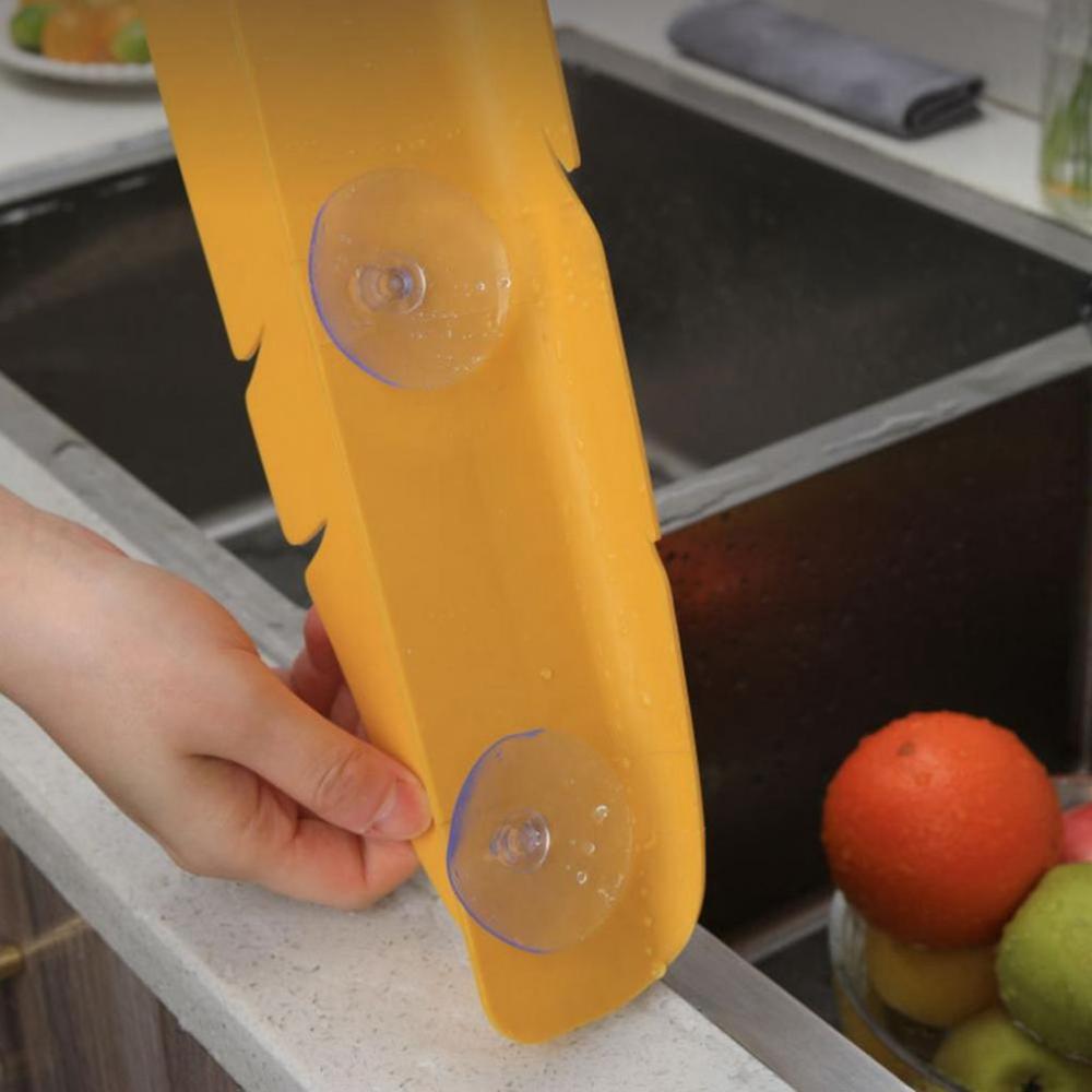 Gadget Banana Leaf Shape Sink Backsplash Splashproof Baffle Sink Accessories Water Splash Guard