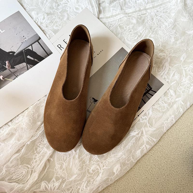 Retro Grandma Shoes Women's 2025 Spring and Summer New Flat-bottomed Soft-soled Lazy One-pedal Doudou Shoes Single Shoes with Skirts
