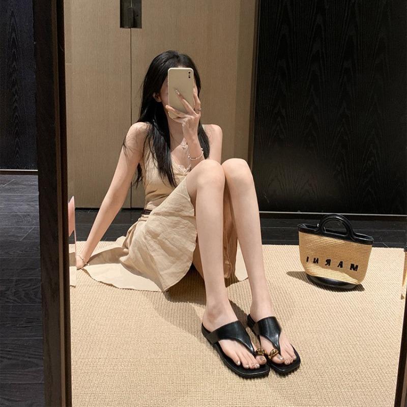 Sheepskin small gold buckle slippers women's summer wear square head cover toe holiday beach flat-bottomed herringbone cool slippers