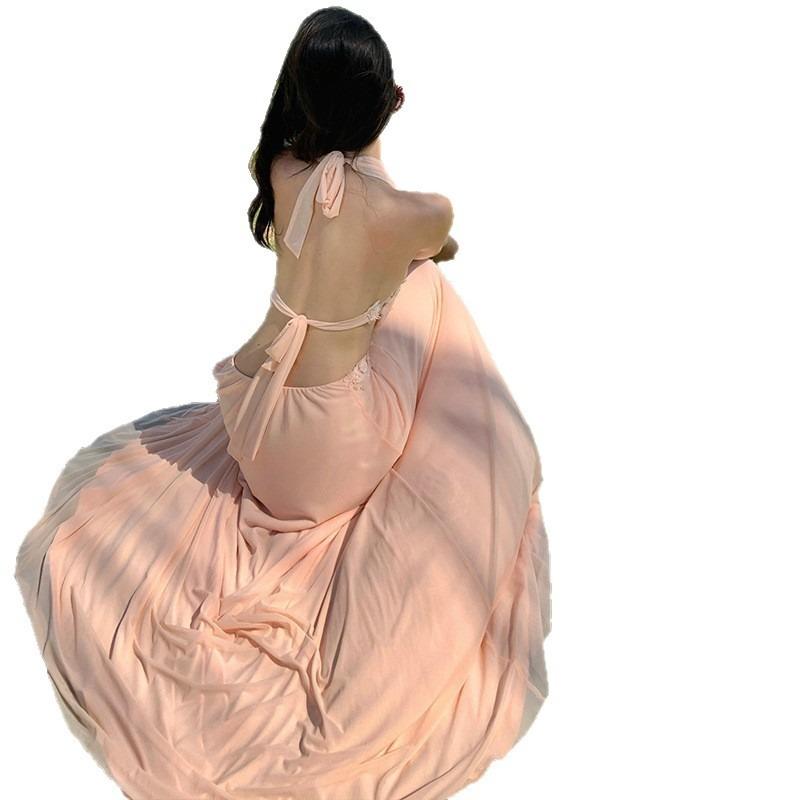 Strandurlaub Sexy rückenfreies Kleid mit Halsausschnitt Hochwertiges Design Sanftes Temperament Französischer langer Rock