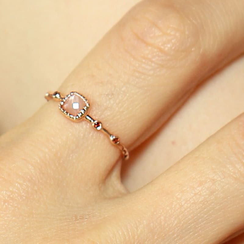 UNI.J Square Stone & Garnet Rose Gold Ring Ir263