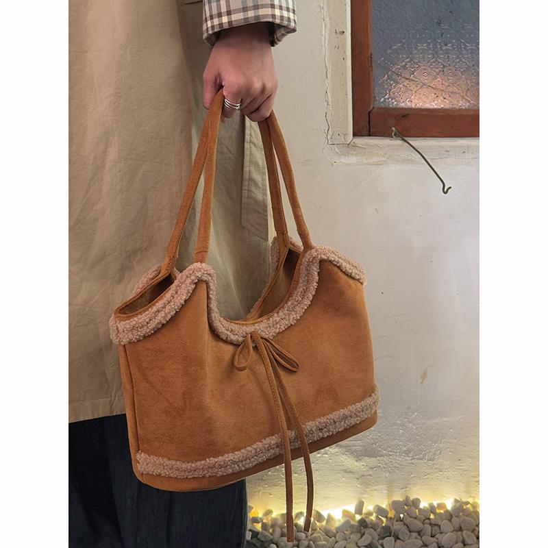 Vintage matte lamb plush tote bag women's new large-capacity bow shoulder bag commuter armpit bag