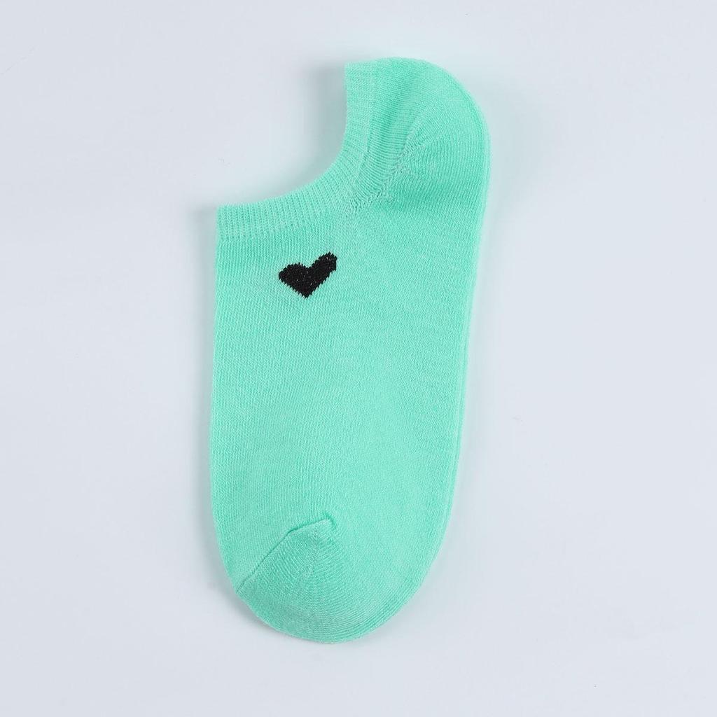 Women's Heart Pattern Low-Cut Invisible Socks – Breathable, Versatile, and Lightweight Summer Boat Socks.