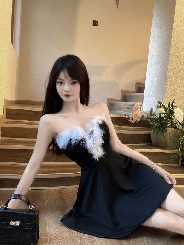 Women's Christmas dress Sexy low-cut waist and thin big pendulum fluffy splicing suspender tube top dress