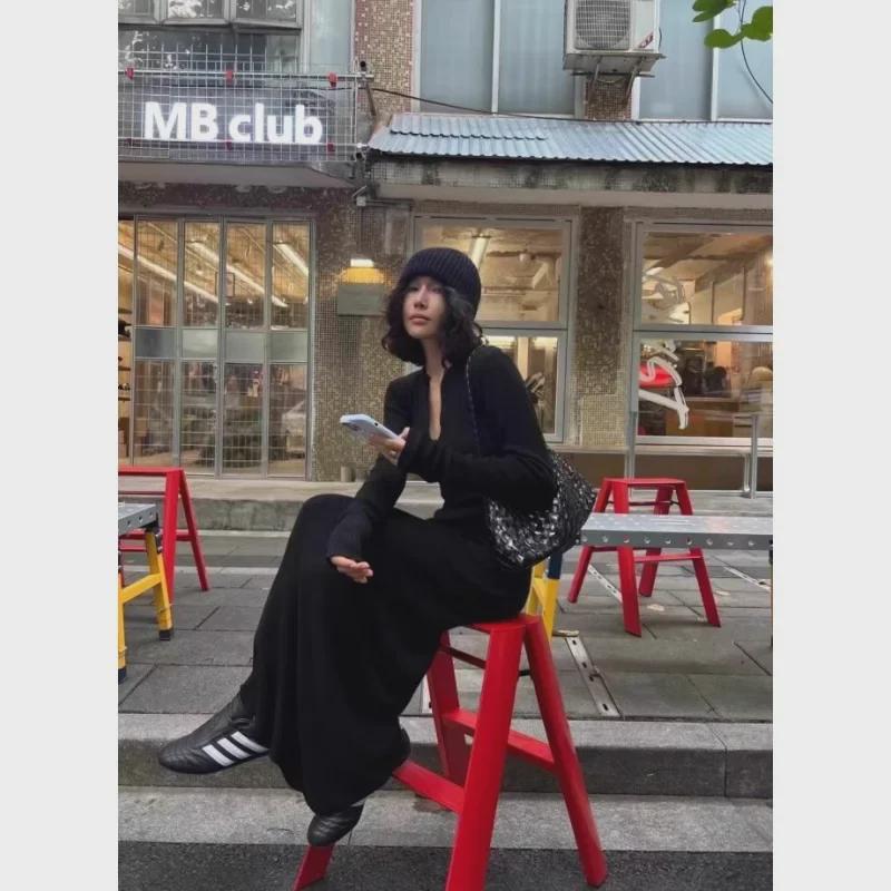 Dámské korejské šaty úzkého střihu s výstřihem do V a dlouhým rukávem, obepínající boky, podzim/zima 2024