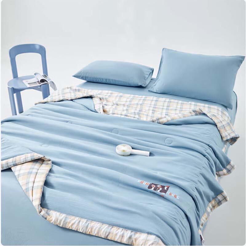 

Muji Four Geese All-Season Polyester Quilt