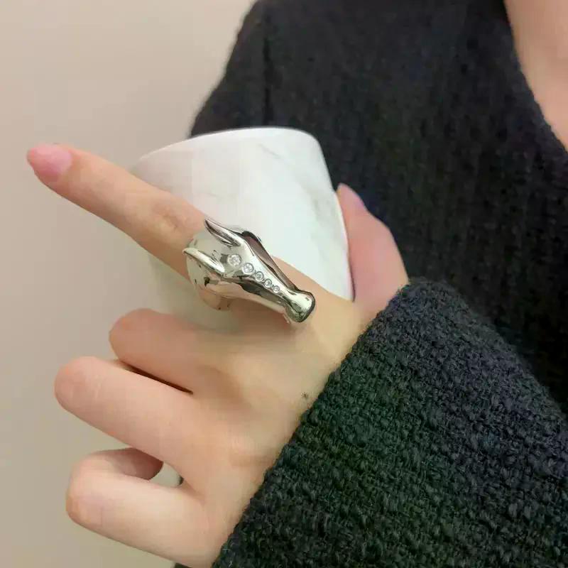 Light Luxury Exaggerated Personalized Metal Horse Head Ring Zircon Inlay Horse Fashion European American Style Ring Jewelry