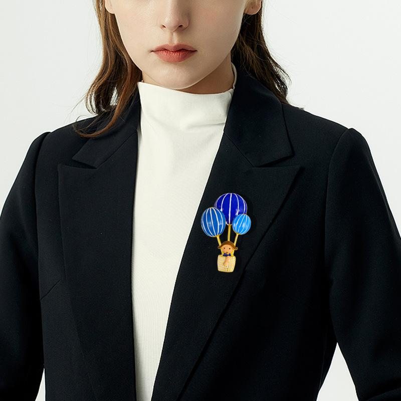 Little Girl Brooch On Cartoon Hot Air Balloon Cute Clothes Decorative Accessories Pin Oil Dripping Gold Brooch