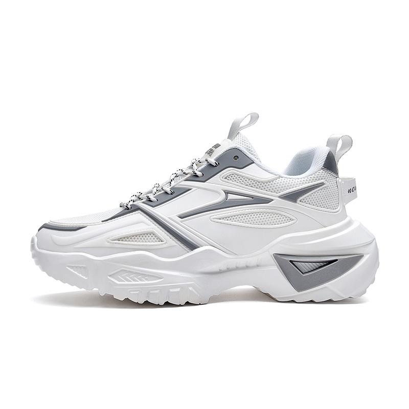 Мужская обувь для спорта и отдыха для папы тканые дышащие кроссовки для бега 39 белый 4616₽