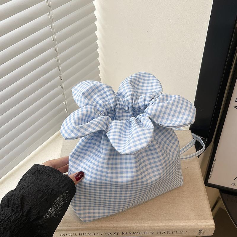 2025 New Niche Bag Premium Shoulder Messenger Bag Portable High Value Exquisite New Original Flower Bag