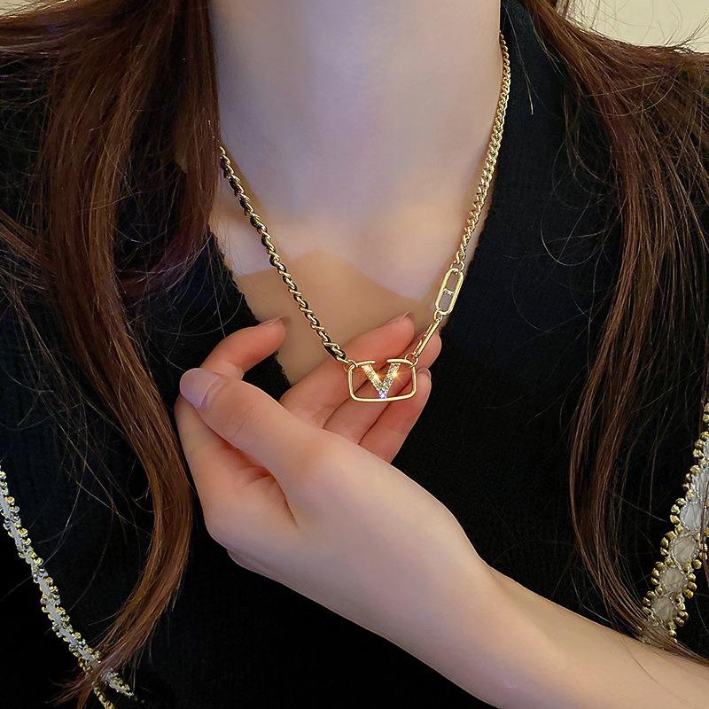 Leather Black Chain Necklace Fashion Personality Temperament Women Niche Sense Design Retro Necklaces Creative Jewelry Gifts