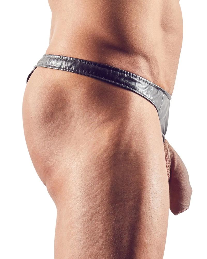 Svenjoyment - Glänzender Herren-Tanga mit Penislöchern Schwarz 2XL
