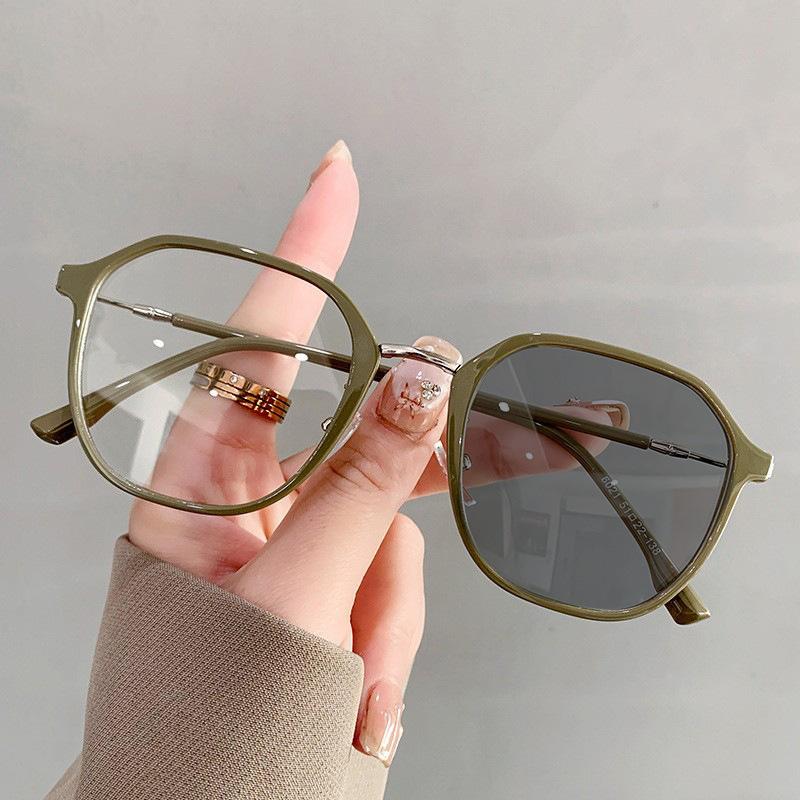 Anti-blue Light Color-changing Myopia Glasses Slim Frame Female Student Glasses 6021