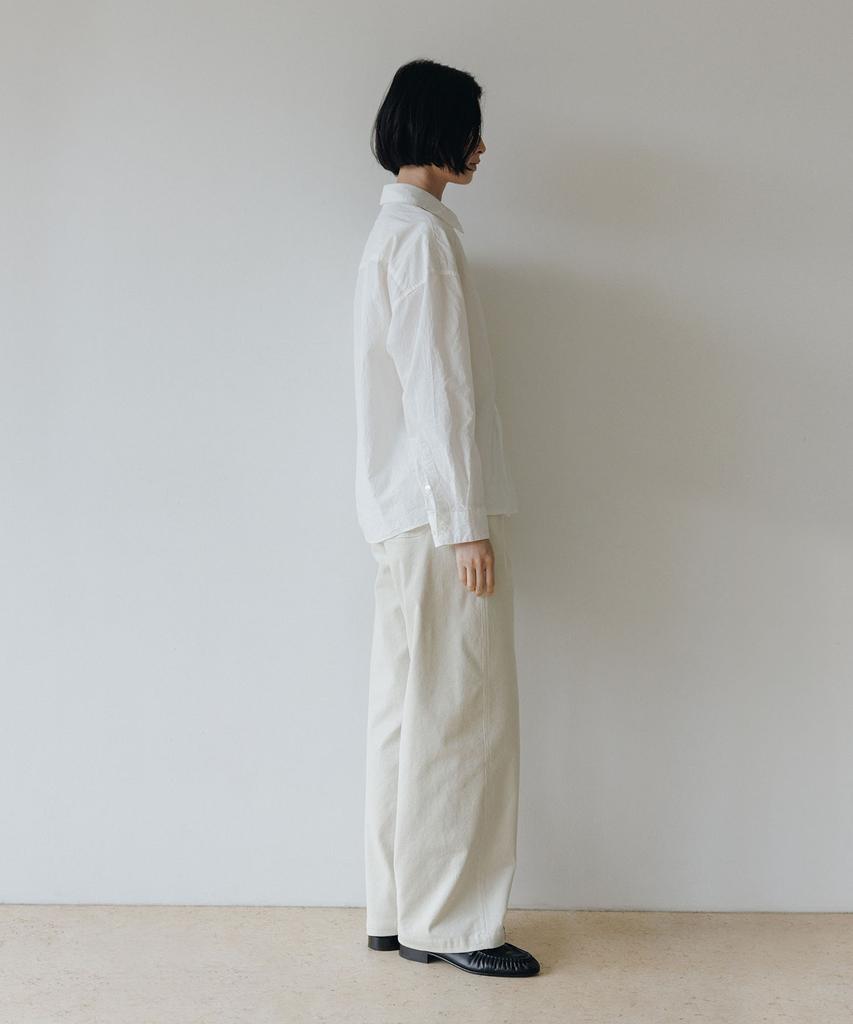 Beullaengkeulumumeon Smooth Corduroy Pants_Ivory