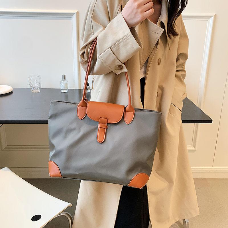 Large Capacity Fashion Tote Bag Simple Oxford Cloth Women's Bag 2025 New Versatile Casual Texture Shoulder Bag