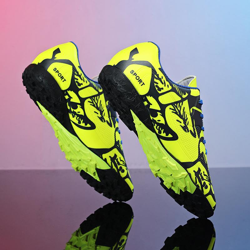 Krátké kopačky s nízkým svrškem kožený povrch kopačky s hřeby sportovní obuv s nízkým svrškem mládežnické tenisky velká velikost