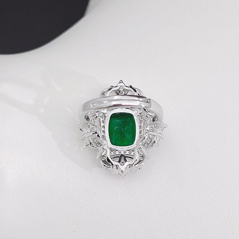 Diamond Inlaid Emerald Earrings Necklace Accessory Set Fashionable Light Luxury Colorful Pendant Womens First Piece