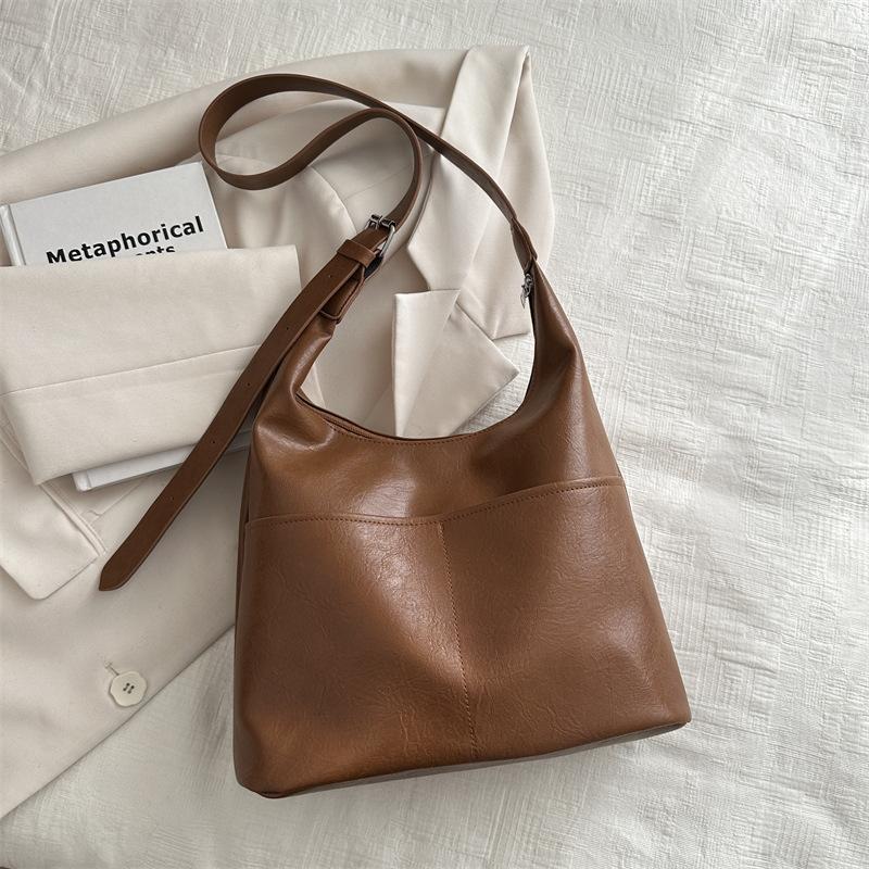 Women's New Winter Casual Trendy One-shoulder Crossbody Bag Solid Color Commuter Bucket Bag