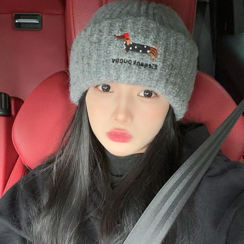 Autumn and Winter Korean Ins Embroidery Warm Waxy Puppy Woolen Hat Versatile Dachshund Knitted Hat Warm and Cold-proof Ear Protection Hat