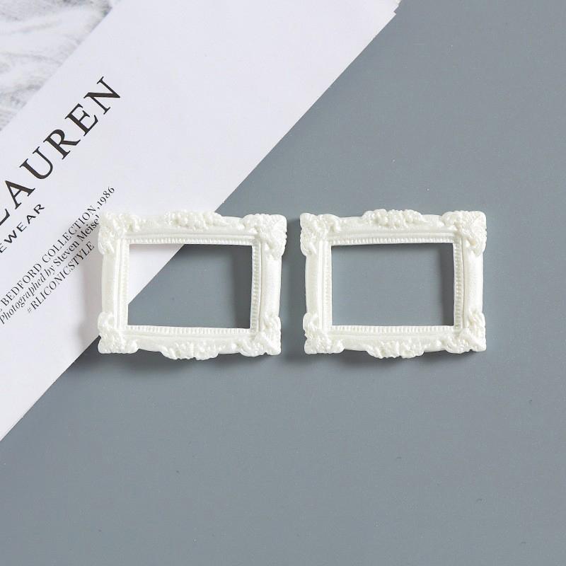 Mini Vintage Resin Picture Frame Cute Antiqued Small Photo Frame for Dollhouse Ornaments Desktop Display DIY Craft Gifts