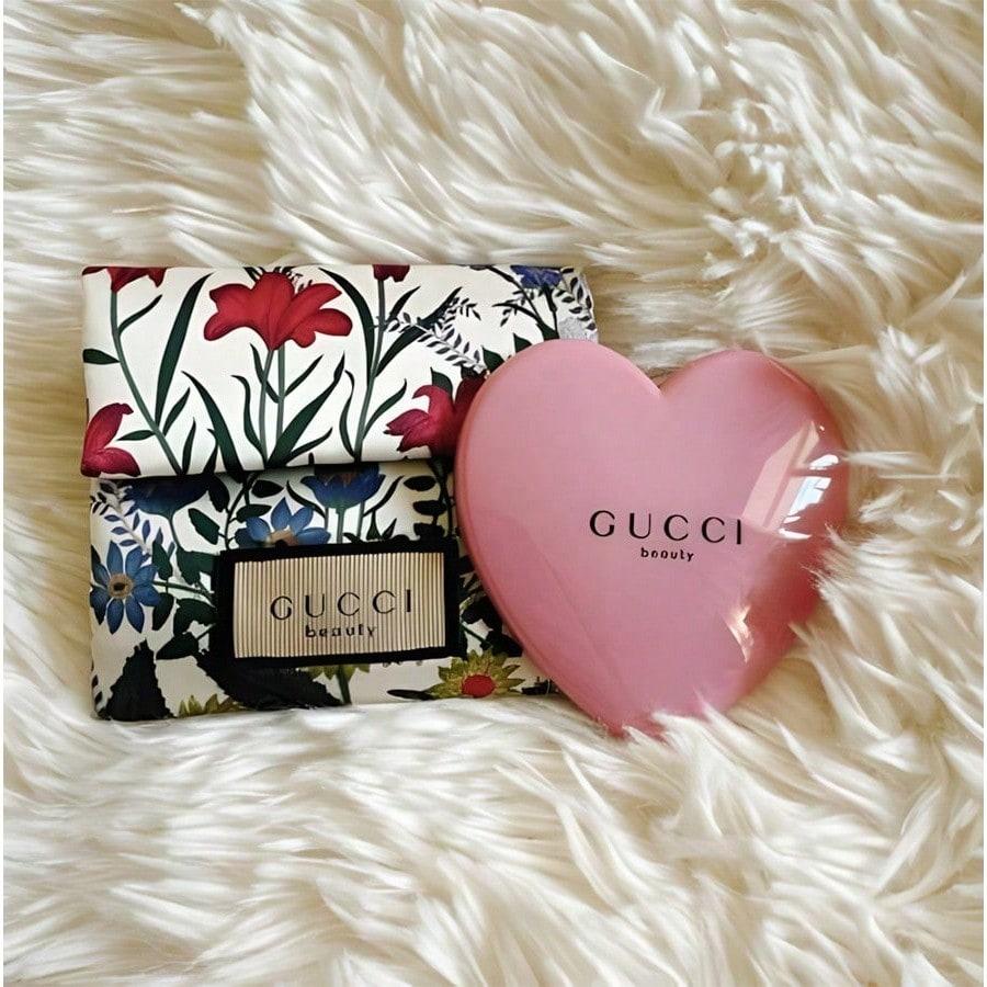 

Женская косметичка, подходящая для подарка на праздники. Это можно преподнести в качестве подарка вашей девушке или друзьям. розовый