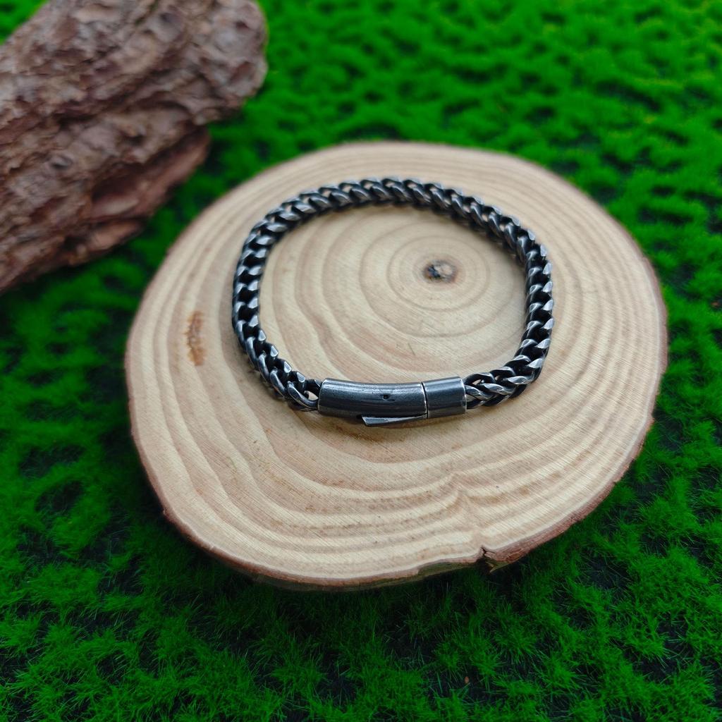 Retro Drachenknochen-Kettenarmband mit Federverschluss - Poliertes rundes Design für Hip-Hop und Party-Schmuck