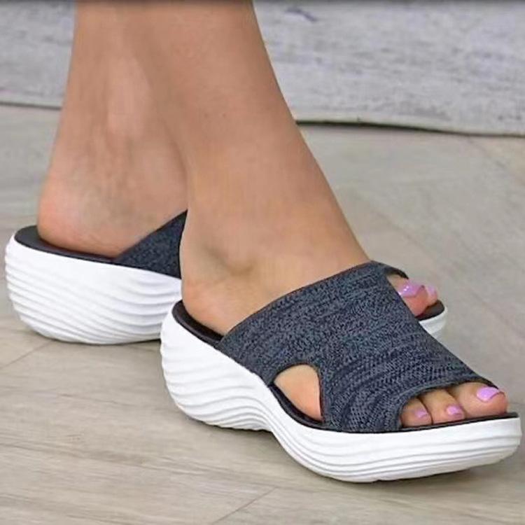 

Large size summer new slippers women s wear light flat bottom casual women s cool slippers 43 темно-серого