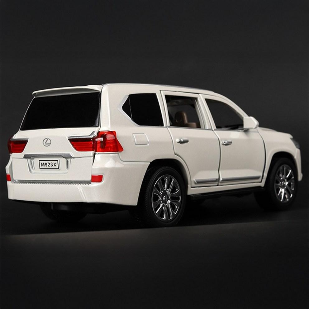 MyCar 1:24 Scale Lexus LX570 Die-Cast Metal SUV Model Car for Display & Decoration, White, 1pc