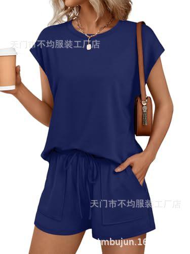 European and American women's clothing is popular, spring and summer short-sleeved T-shirts and shorts are loose and casual two-piece sets.