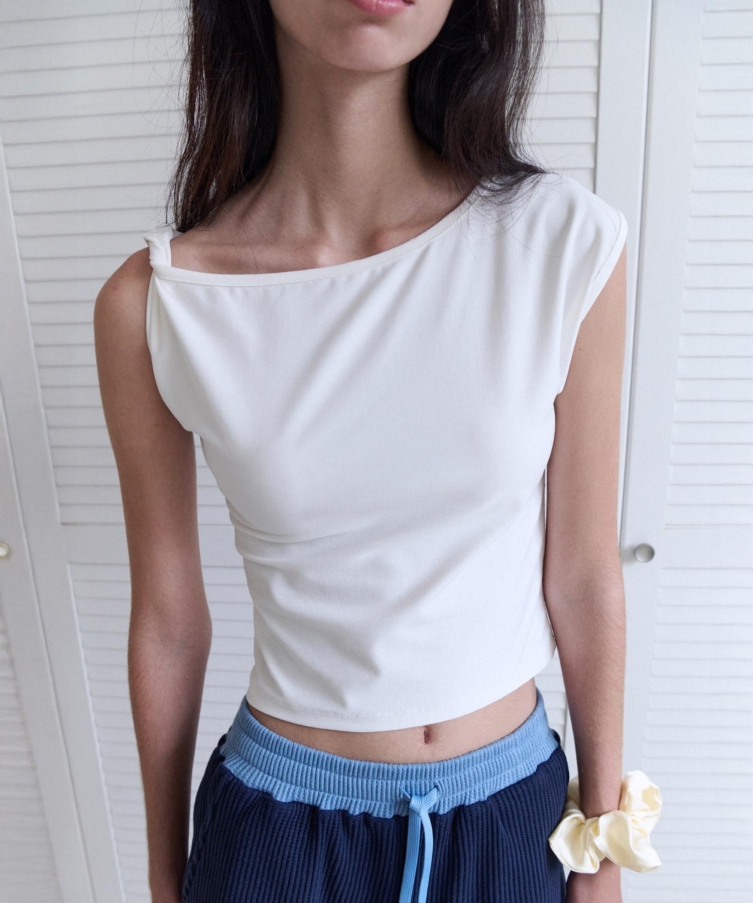 Annies Shoulder Twisted Slim Tee (White) White