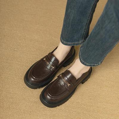 Dámske mokasíny z pravej kože s okrúhlou špičkou a hrubou podrážkou - Retro britský štýl na jar a jeseň 2024