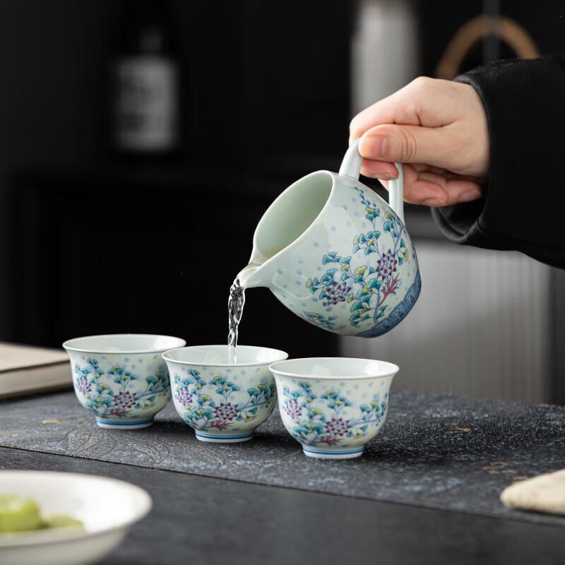 Hongyu Doucai Ceramic Tea Set - 11-Piece Baoxianghua Design