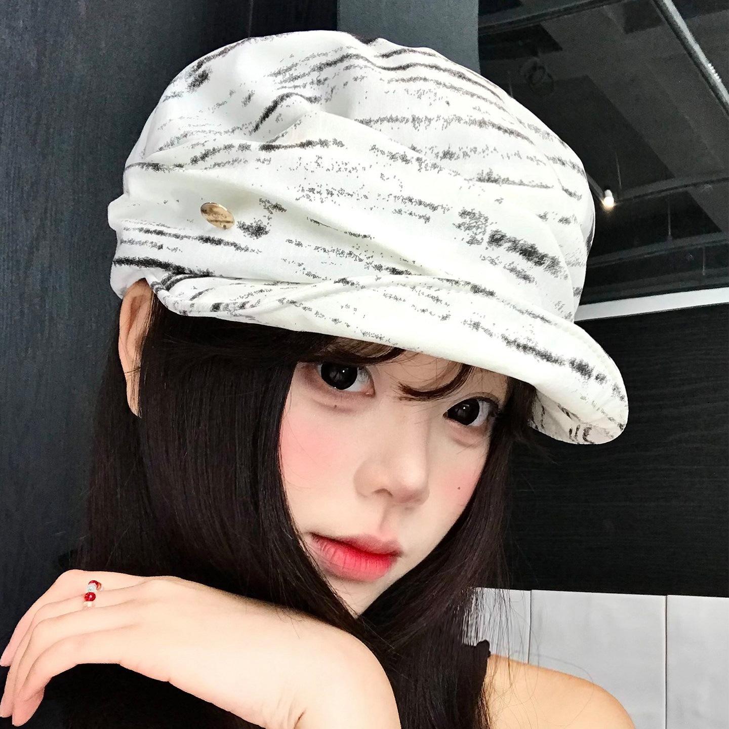 Striped pleated beret - korean style, versatile, face-slimming, chic, artsy, retro newsboy painter hat for women One size fits all