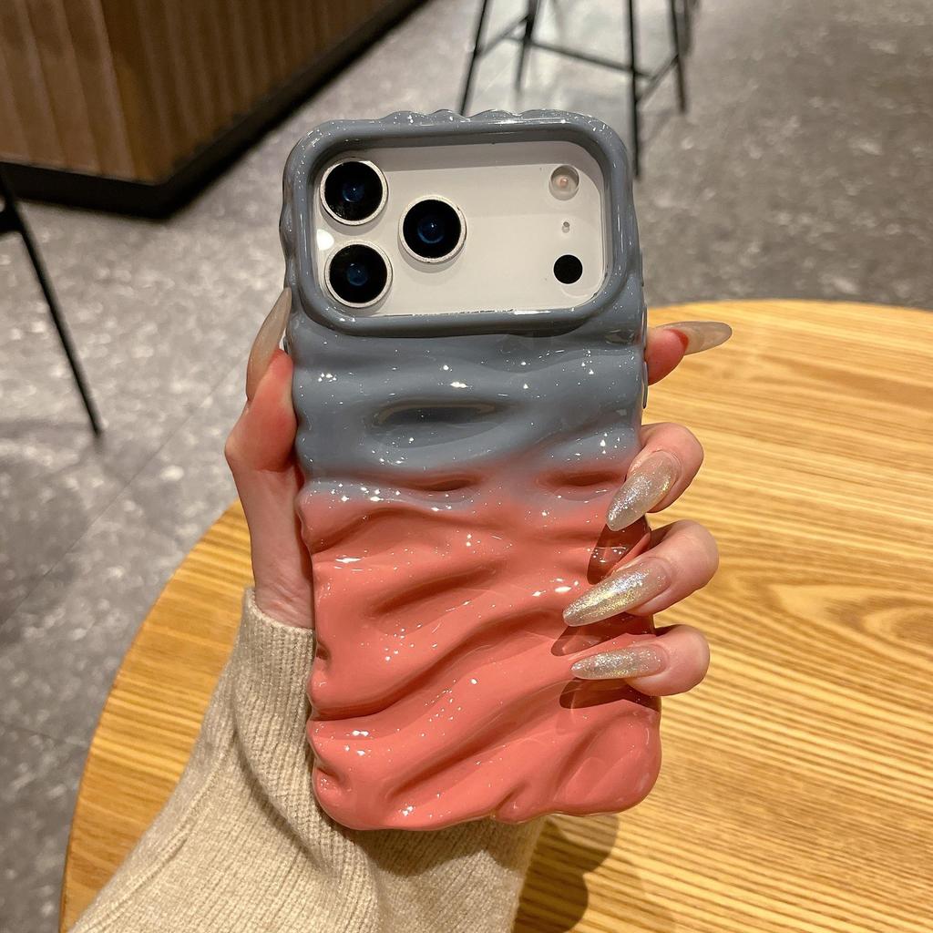 iPhone 16 Pro Max/17 Gradient 3D Pleated Texture Case