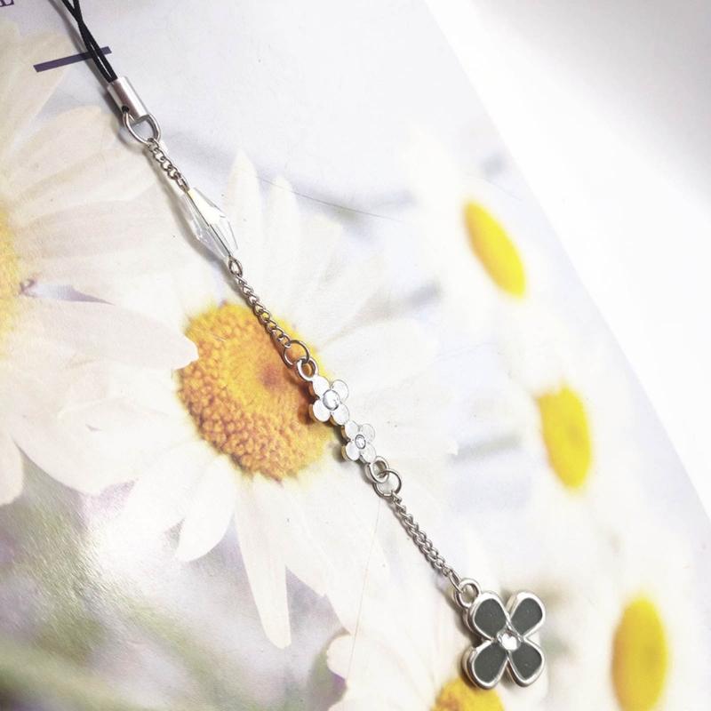 Clovers Pendant Mobile Phone Chain Cartoon Anime Flower Hanging Pendant Phone Straps Rope Phone Lanyard Bag Decoration