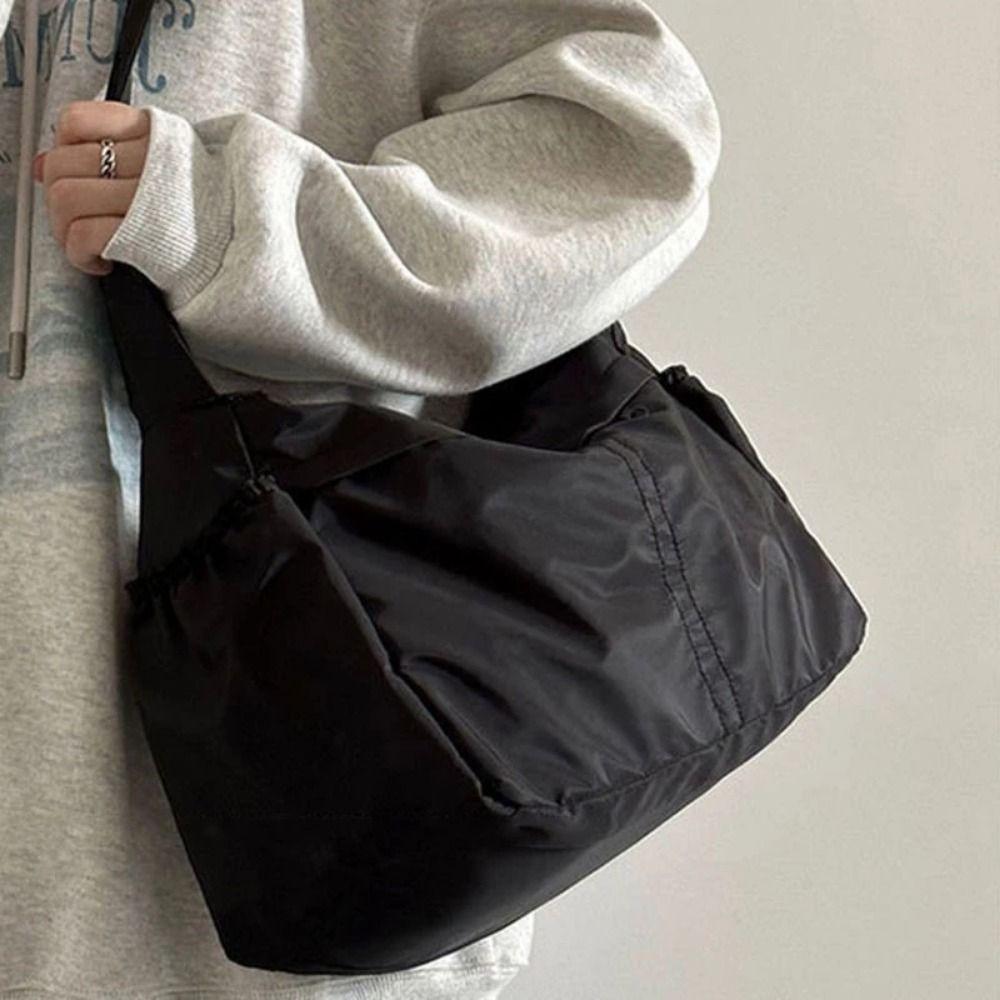 Adjustable Casual Shoulder Bag Large-capacity Sports Messenger Bag Nylon Tote Bag Commuting