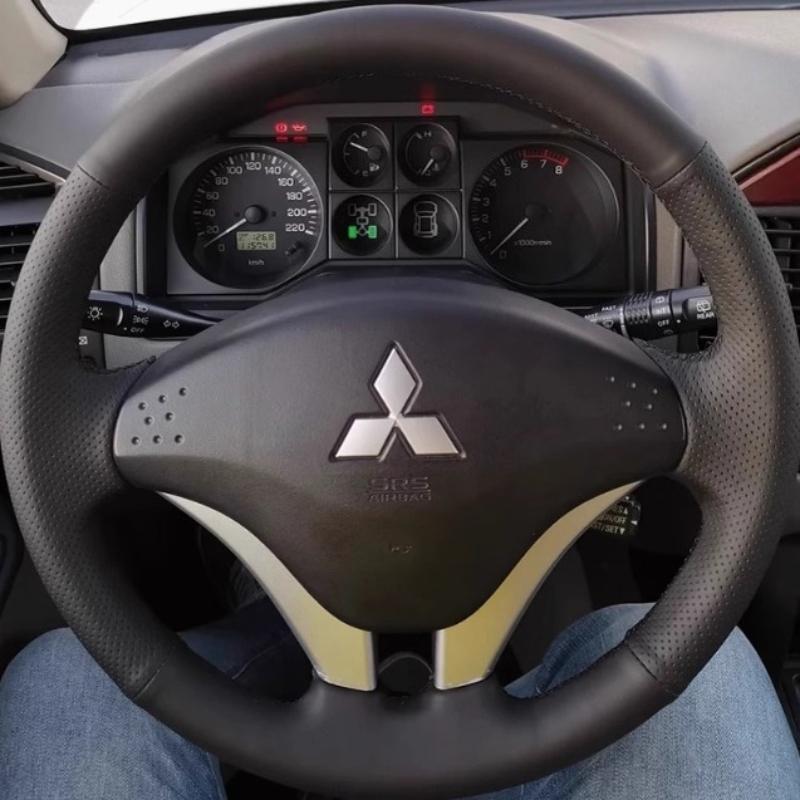 

Для Mitsubishi Pajero 2008-2011 V73 2011 L200 Черная Кожаная Накидка на Руль Автомобиля, Сшитая Вручную 1