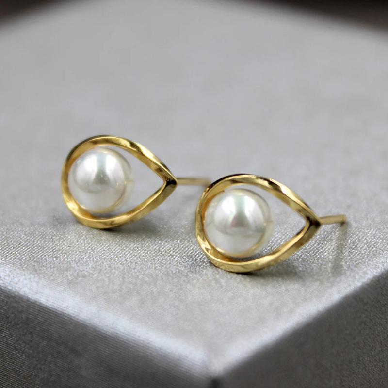 

Huitan Dainty Simulated Pearl Stud Earrings Copper Color/Gold Color Metal Earrings for Women Fashion Versatile Girls Zircon
