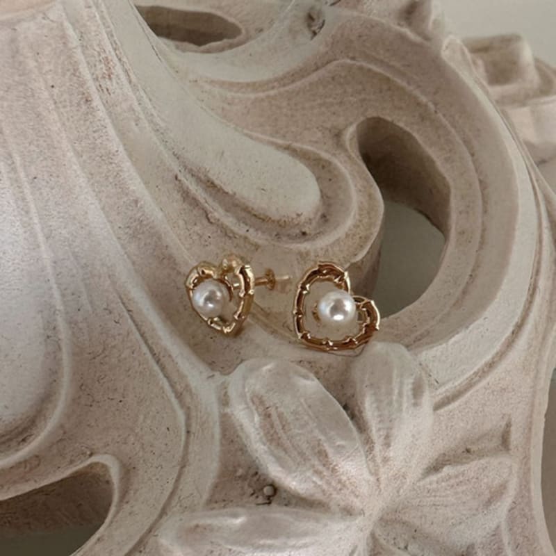 Youngglow 14k Pearl In Heart Earrings (1 Pair)