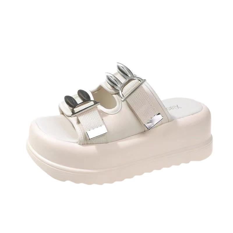 Slippers women's summer wear 2025 popular Internet celebrities super fire thick bottom small niche high-end new cool slippers