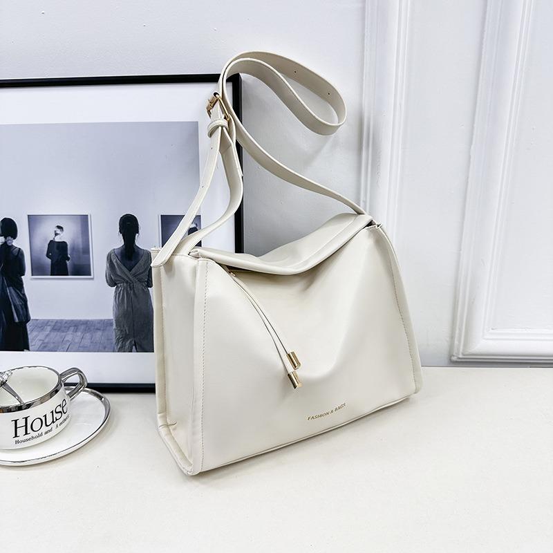 Urban simple oil wax pictorial tote bag women's new spring large-capacity bag shoulder bag commuter