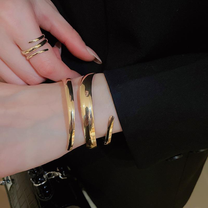 2Pcs Wide Face Geometric Lines Hollow Bracelet Ring For Women Temperament Jewelry Set Bridesmaid Wedding