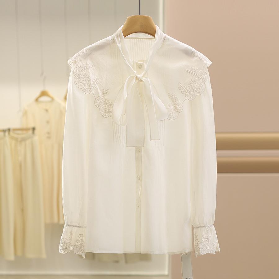 

Inafu Тенсел Вышитая рубашка с воротником Питер Пэн и длинными рукавами - Коллекция Осень 25 M белый