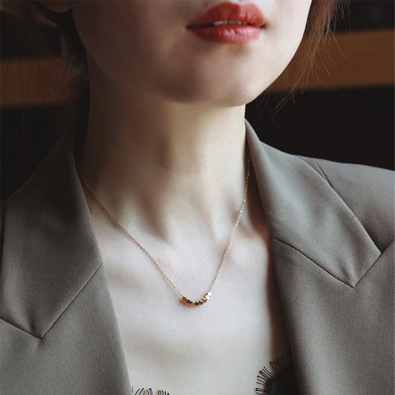 2024 Women’s Titanium Steel Clavicle Necklace: Light Luxury, Unique Elegance, Silver and Sugar Cube Inspired Design