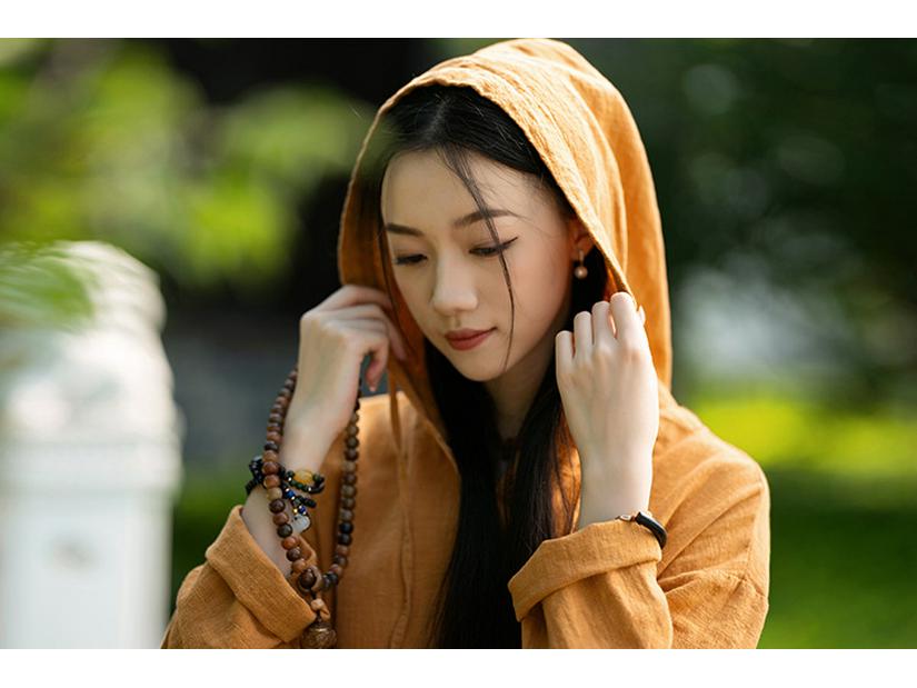 Artistic Retro Women's Long-Sleeved Hooded Linen Pullover Sweatshirt - Loose Casual Washed Cotton Top