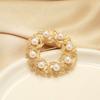 Brooch Pin European and American Brooch Brooch High-end Fashion Simple Pearl Wreath Retro Gold Atmospheric Accessories