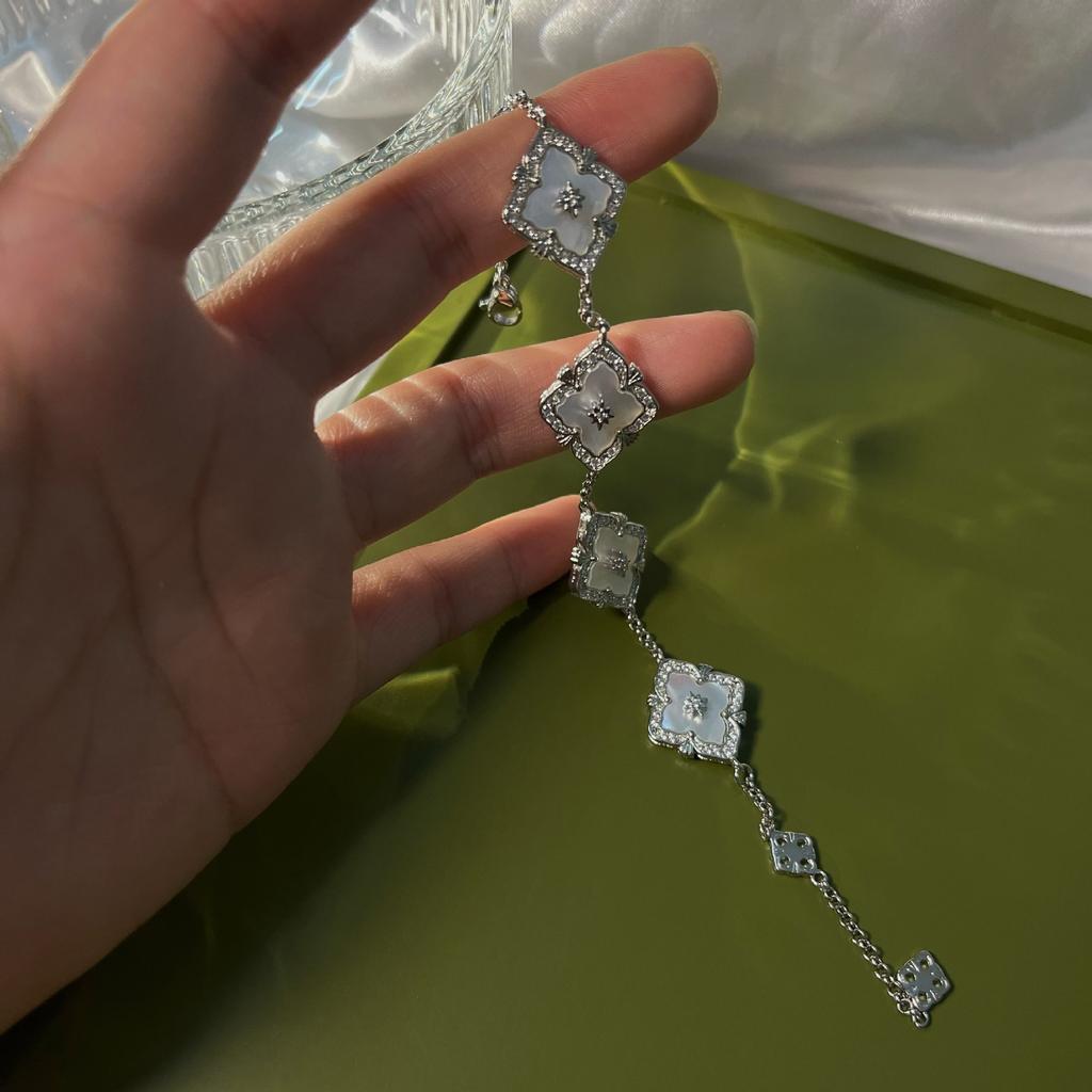 Buchi Wind Window Grilles Four-Leaf Clover Natural White Fritillary Necklace Bracelet Set Light Luxury Cold Wind Live Broadcast Special